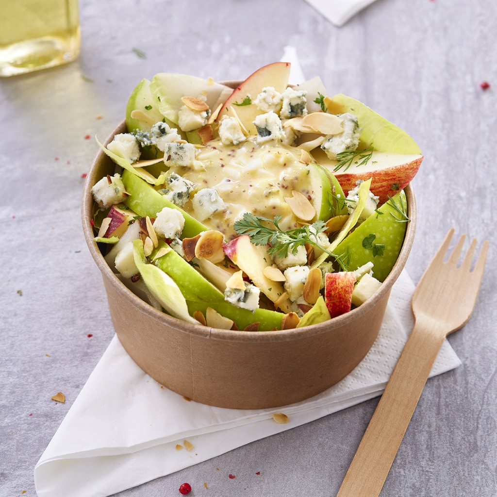 Recette Salade d’endives, pommes et dés de Roquefort Lactalis