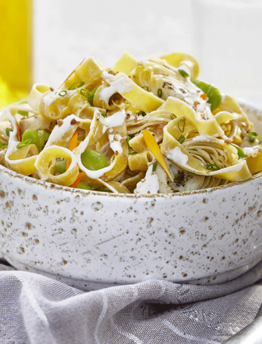 Tagliatelles au citron, artichauts, fèves et Mascarpone