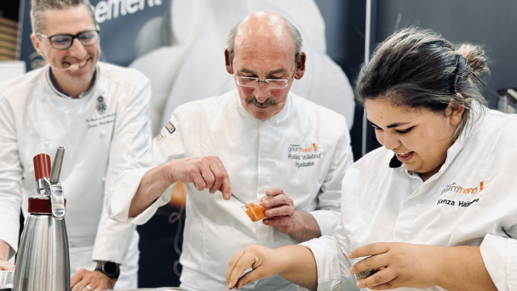 Julien roucheteau accompagné des chefs Kenza Haymane et Roland Vollebout, Jeudi 19 Janvier.