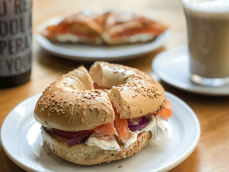 Bagel saumon cream cheese