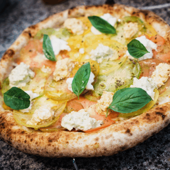 Pizza Margherita inversée avec Mozzarella et fromage à pizza Taglio Napoli par Galbani